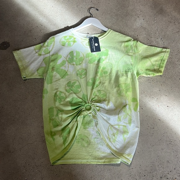 Collina Strada Flower Patch Lime Center Ring T-Shirt - Picture 2 of 10
